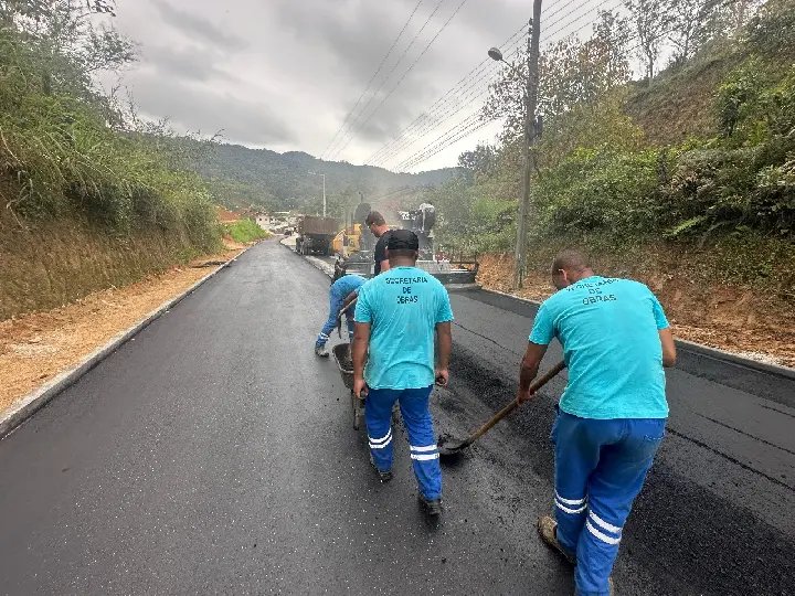 Via no Cedrinho é concluída através do Programa de Pavimentação Comunitária