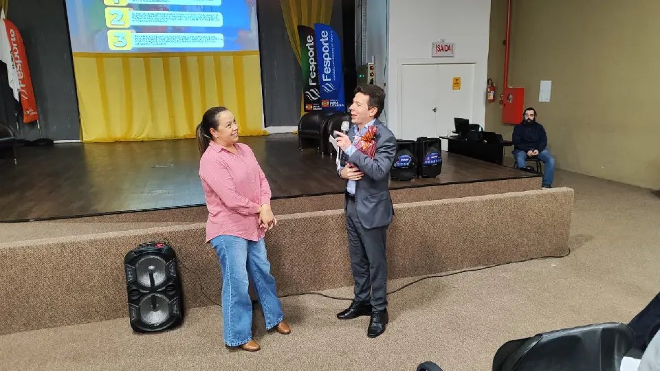 Brusque recebe especialista de Sobral para troca de experiências em educação
