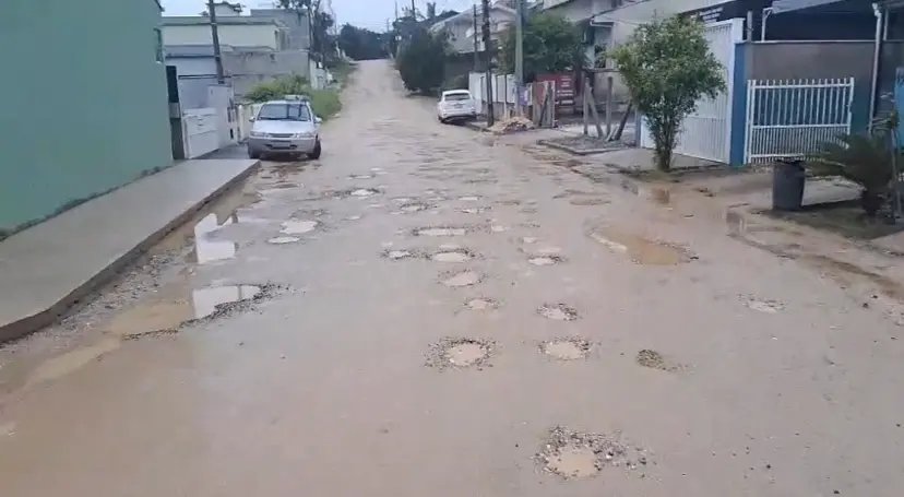 (VIDEO) Moradores aguardam asfaltamento prometido em Brusque