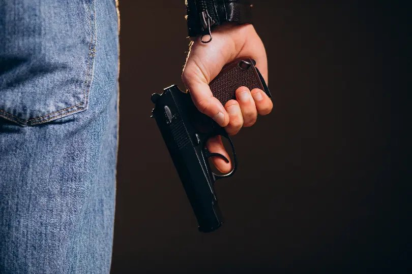Discussão no trânsito termina em tiro 