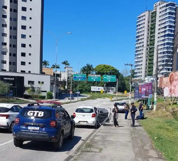 Motociclista fica ferido em colisão no Centro
