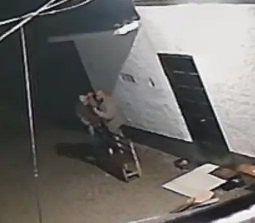 Polícia Civil solicita ajuda para identificar autores de roubo em Brusque