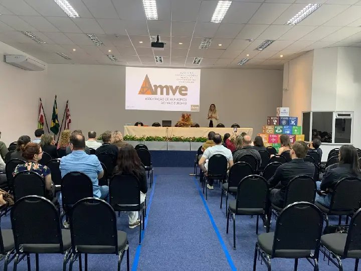 Servidores da rede municipal realizam capacitação sobre avaliação de imóveis no setor público