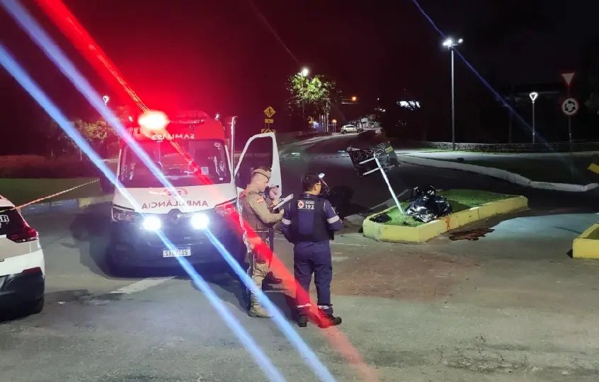 (VÍDEO) Acidente violento mata dois jovens