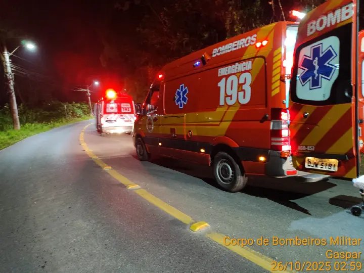 Vítima é esfaqueada com golpe de canivete durante a madrugada