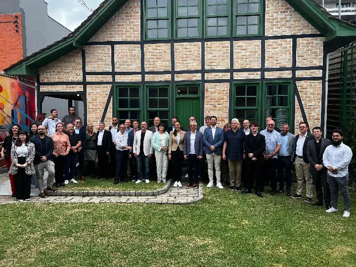 Comitiva alemã visita Brusque para celebrar 10 anos de parceria climática