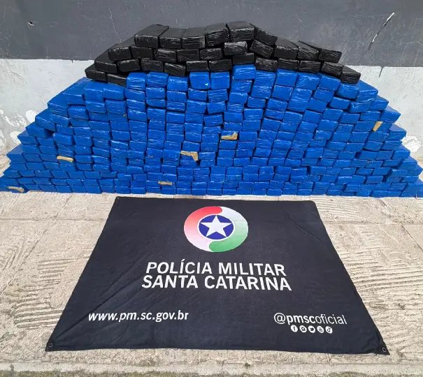 Carro com 250 quilos de maconha é interceptado pela polícia