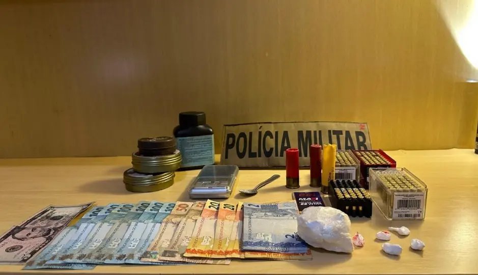 Homem é preso com cocaína e mais de 150 munições