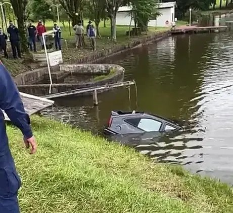 Corpos de homens que assaltaram fazenda são encontrados boiando em açude