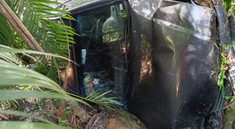 Veículo parado se move sozinho e provoca grave acidente em ribanceira
