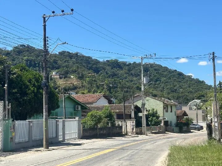 Concluída a instalação de lâmpadas de LED em toda a extensão da Travessa Lagoa Dourada
