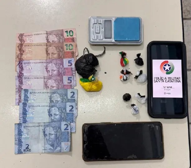 Sujeito tenta despistar polícia, mas termina preso por tráfico no Santa Rita