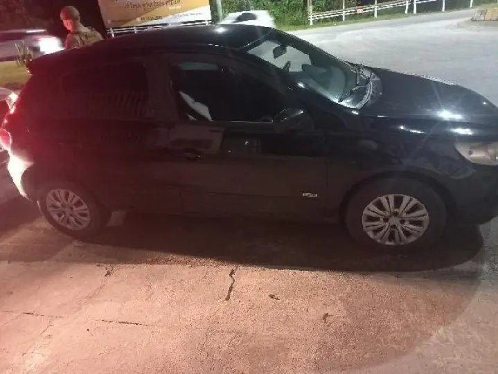 Não soube explicar carro furtado e parou na delegacia