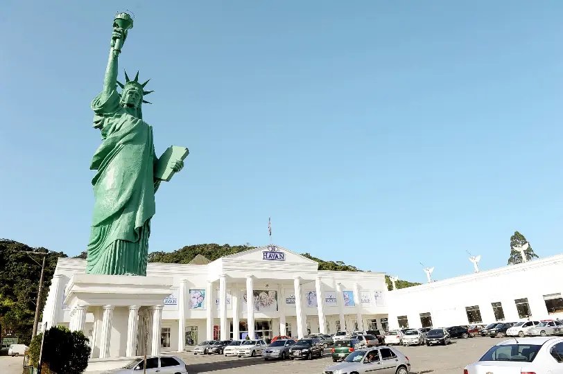 Havan promove mutirão de vagas de emprego para a megaloja de Brusque 