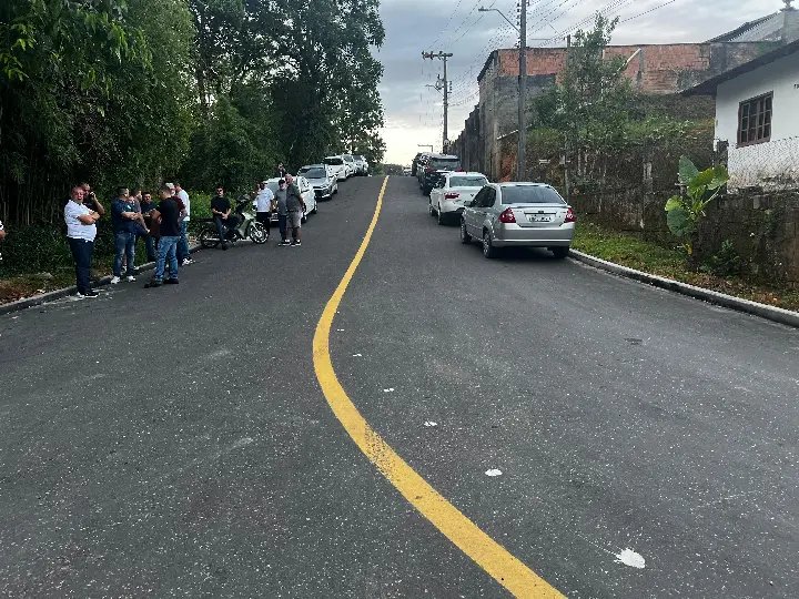 Mais duas vias são inauguradas pelo Programa de Pavimentação Comunitária