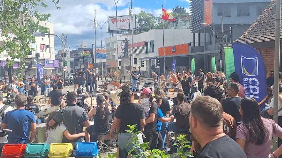 Última edição do Sábado Fácil de 2025 traz orquestra de baterias inédita