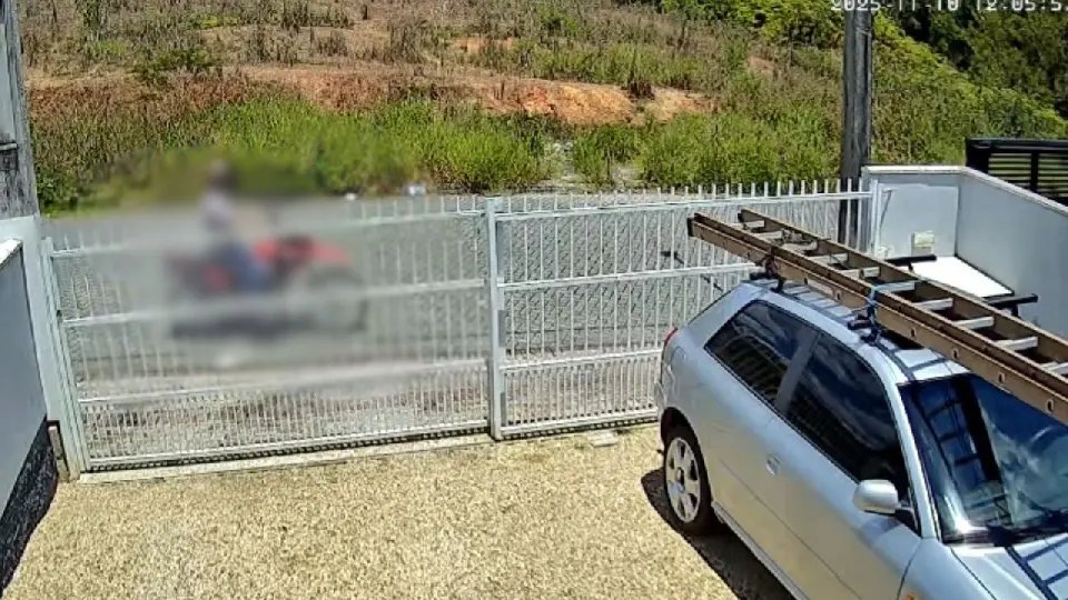 Suspeito em moto teria assediado adolescente no bairro Limeira 