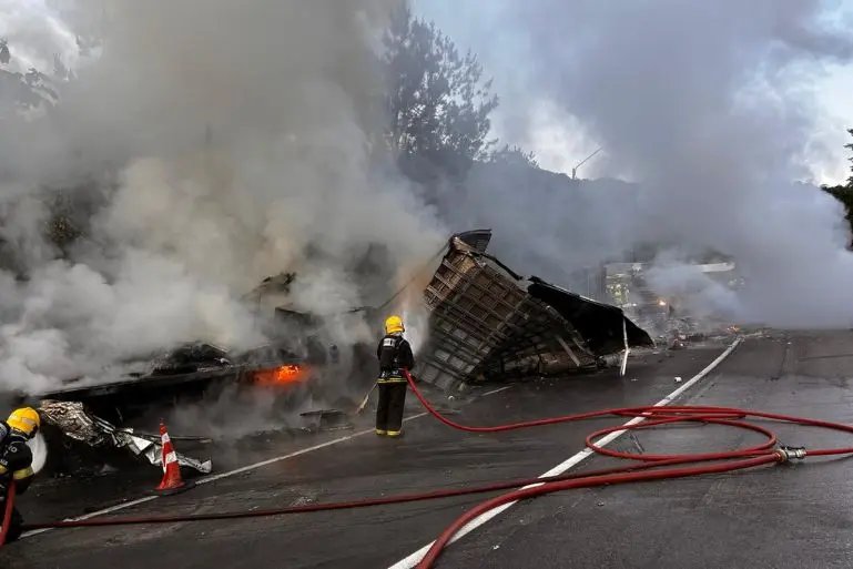 Corpo de Bombeiros detalha atendimento em grave acidente que deixou um morto e vários feridos