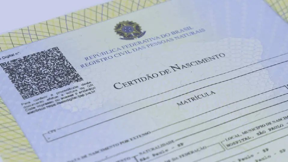 Certidão de nascimento revela que bebê é fruto de estupro cometido por padrasto