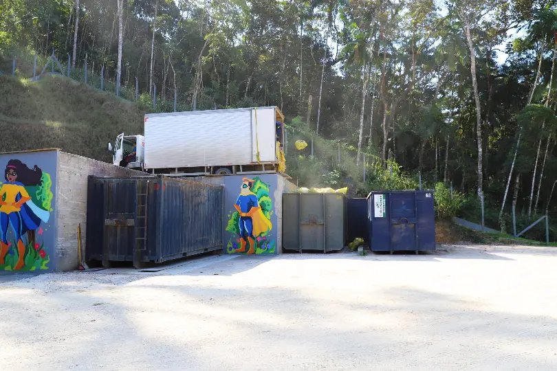 Coleta de lixo em Guabiruba passa por transição com nova empresa