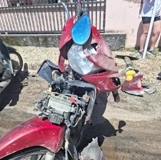 Motociclista fica ferido após colisão com carro no Dom Joaquim 