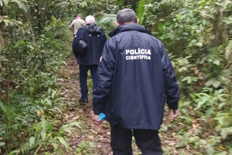 Corpo de jovem desaparecido é encontrado amarrado em mata