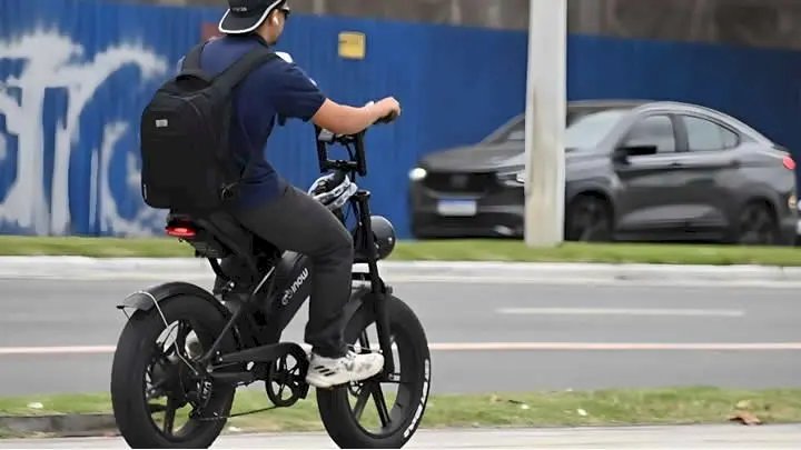 Nova regra exigirá CNH, placa e capacete para todos os ciclomotores em 2026