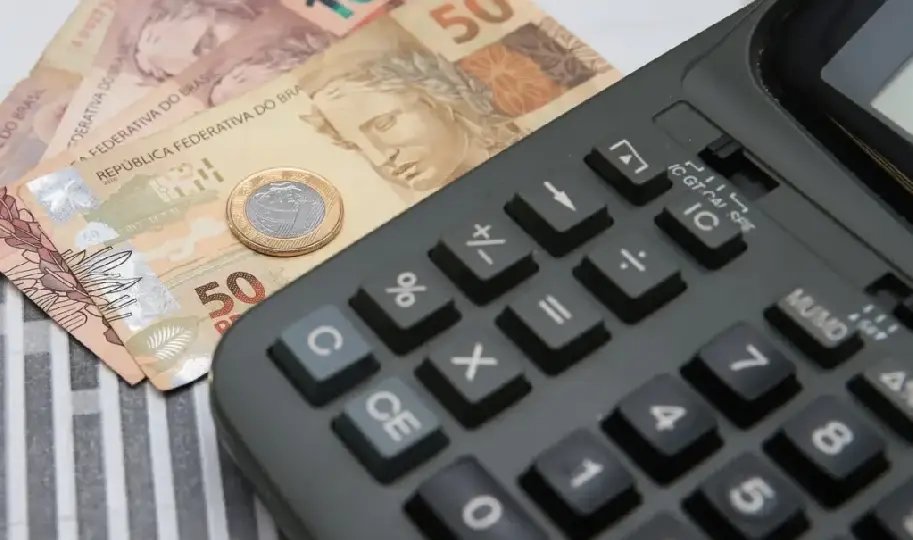Inflação de 2025 ficará abaixo do teto da meta, em 4,45%