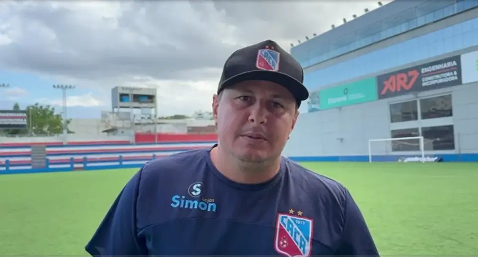 (VÍDEO) “Tempo é curto”: técnico Diego detalha pré-temporada intensa do Carlos Renaux