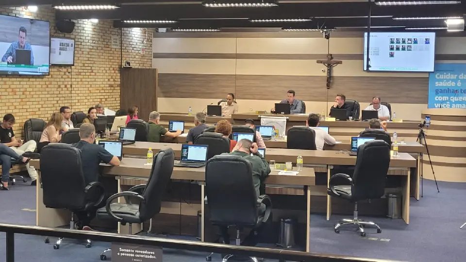 Vereador contesta veto à lei que exige certidões negativas criminais