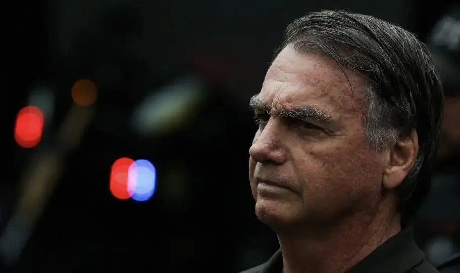 PL suspende funções partidárias e remuneração de Jair Bolsonaro após decisão judicial