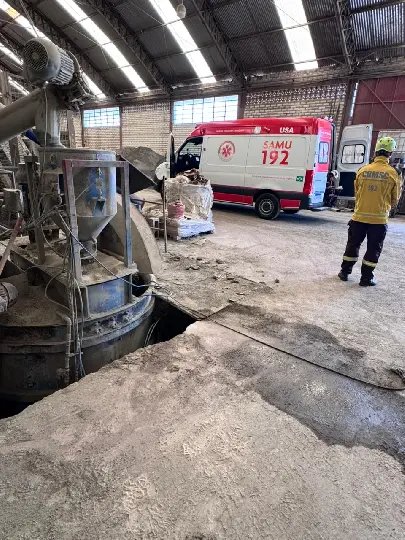 Funcionário perde a vida ao cair em máquina de concreto