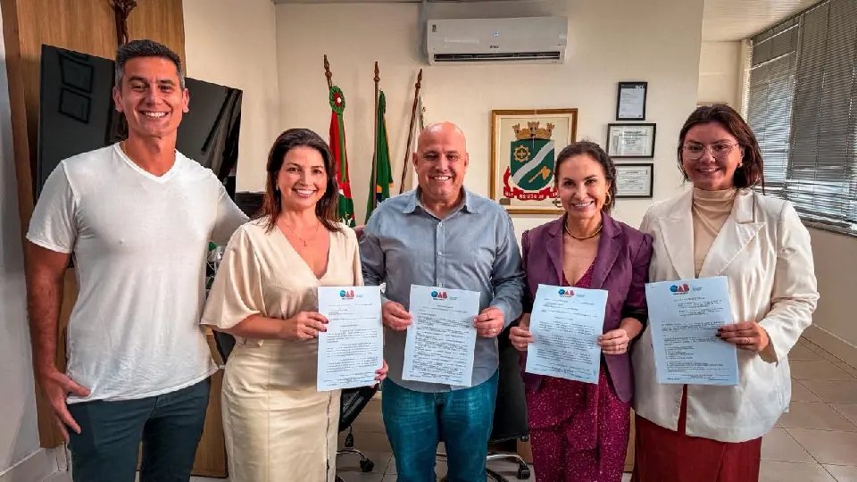OAB Brusque propõe criação do Conselho Municipal do Direito da Mulher em visita 