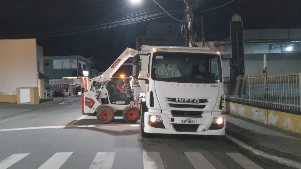 Ruas de Brusque recebem mutirão de limpeza durante a semana