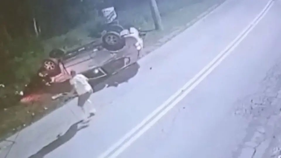 (VÍDEO) Câmera de monitoramento flagra acidente com morte
