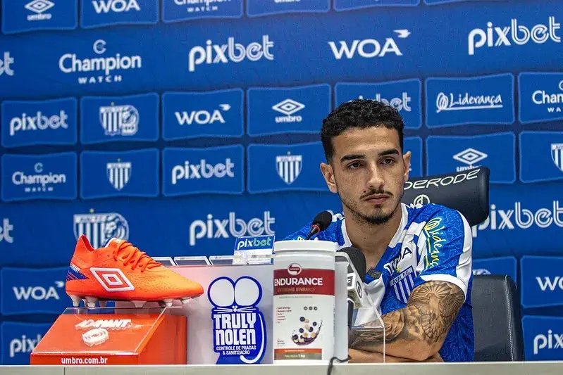 Quadricolor anuncia pré contrato com o volante Gazão