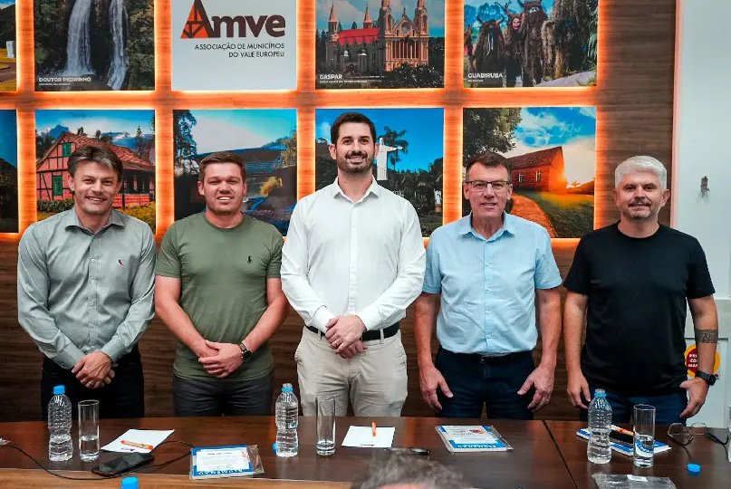 Prefeito de Brusque é eleito presidente da Amve para 2026