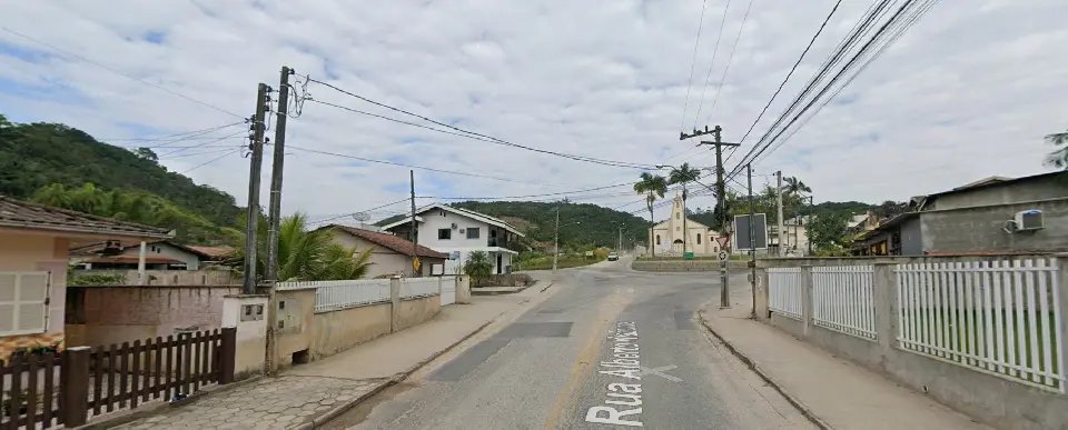 Obras na Alberto Klabunde alteram trânsito em Tomás Coelho neste domingo (7)