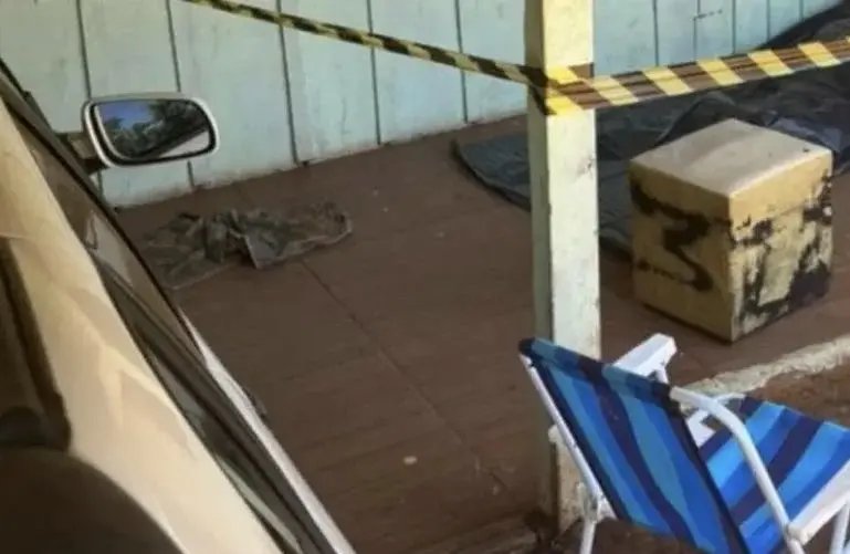 Homem é assassinado a tiros enquanto tomava chimarrão com a família