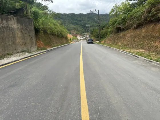 Pavimentação comunitária avança com duas ruas no Cedrinho