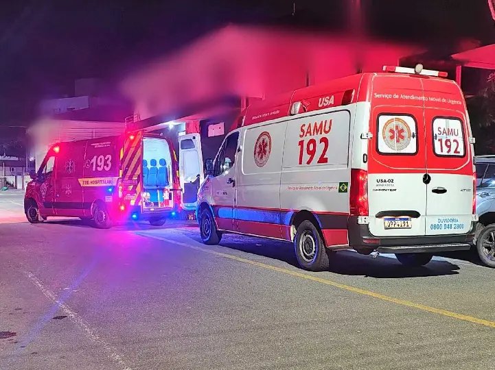 Homem sofre queda de 10 metros enquanto trocava telhas e fica em estado crítico