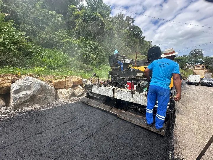 Região de acesso à Serra do Moura recebe quase um quilômetro de asfalto