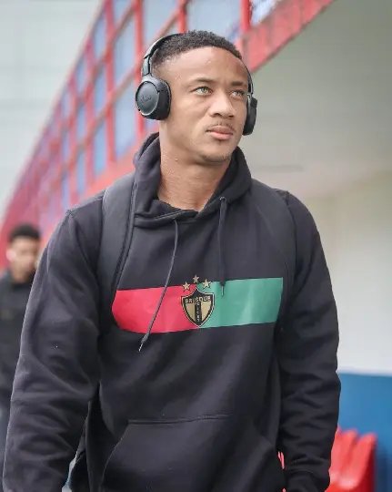 Quadricolor confirma retorno do atacante Clinton para a temporada 2026