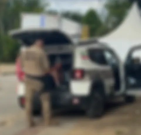 Suspeito ameaça funcionárias com faca e acaba preso após roubo em padaria