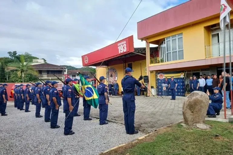 Corpo de Bombeiros de Brusque, Guabiruba e Botuverá recebe reforço de 13 novos militares