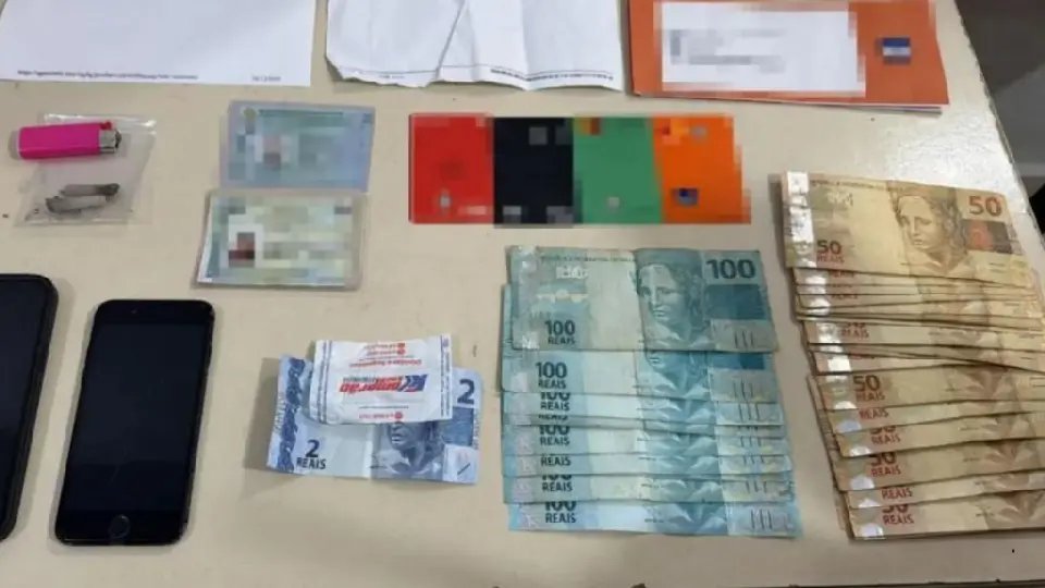 Tentativa de saque em banco desmascara golpe do “bilhete premiado” e leva à prisão de dois homens