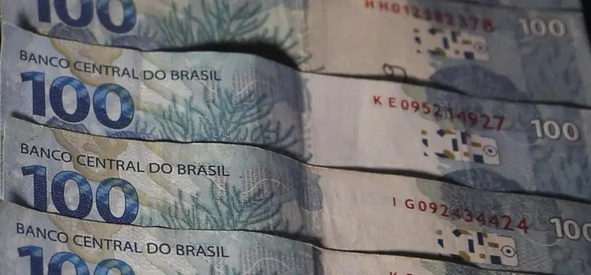 Governo oficializa salário mínimo de R$ 1.621 em 2026