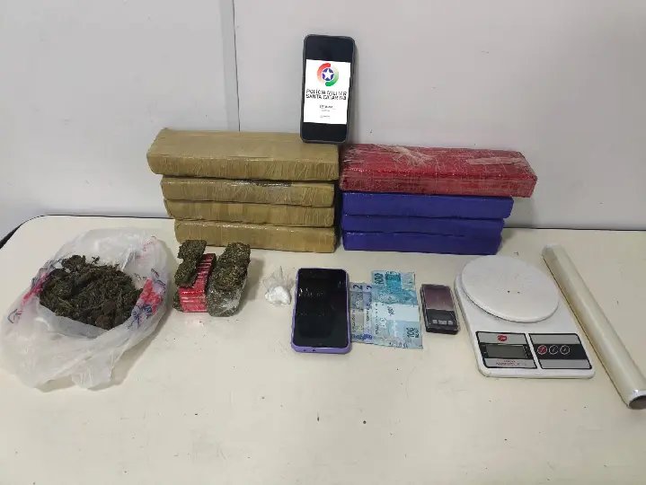 Homem tenta fugir da PM e é preso com quase 6 quilos de drogas