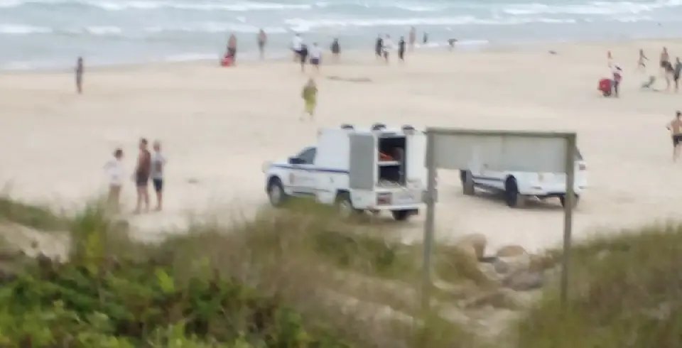 Corpo esquartejado é encontrado dentro de mala em praia em SC