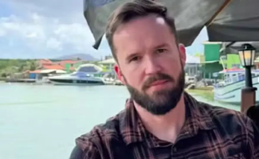 Influenciador é encontrado morto dentro de apartamento em Camboriú
